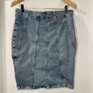 We the Free Denim Pencil Skirt in Light Denim. Size 8